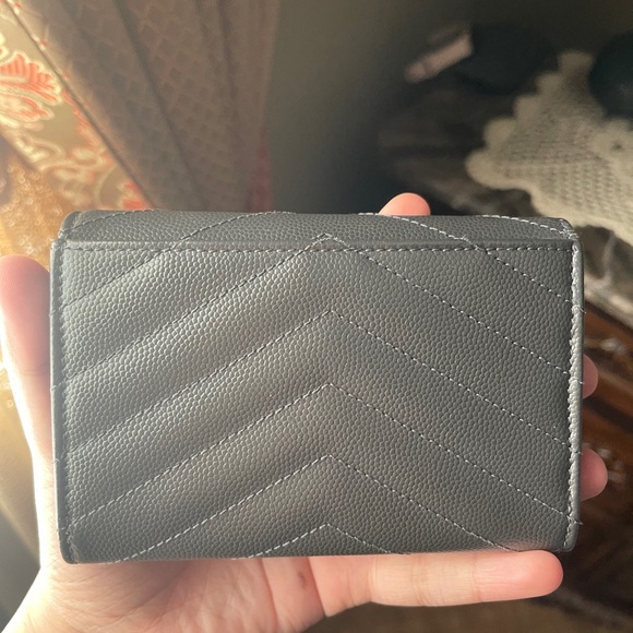 ❌❌SOLD❌❌YSL Compact Wallet - Picture 12 of 12